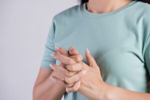 Why do my joints crack? Altea Physiotherapy Prince George BC